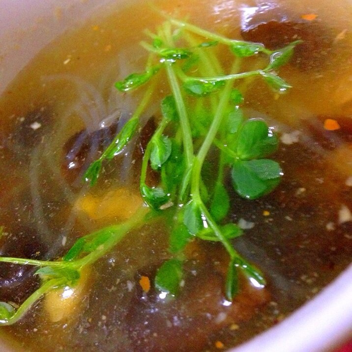 こりこり木耳と粒コーンのベトナム風春雨スープ